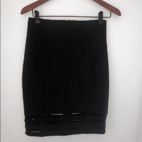 Forever 21 Dresses & Skirts - BODYCON CAGED SKIRT